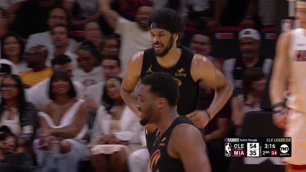Jarrett Allen UNLEASHING on the rim 💥