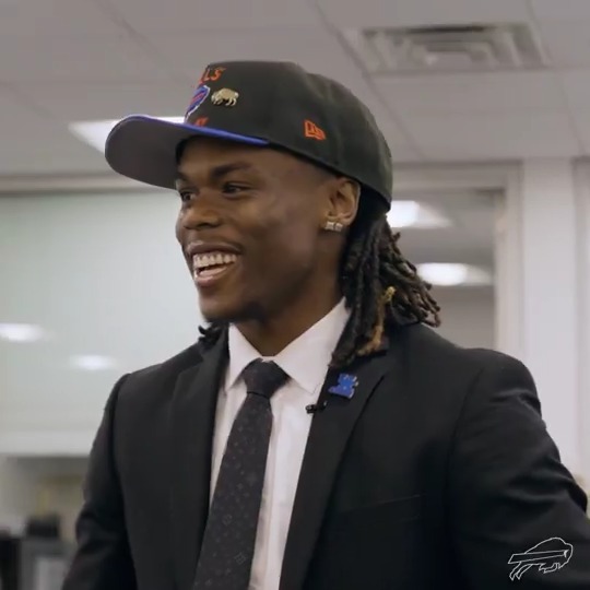 He's home. 🤩 MadMax ¹ᵏ's first 24 hours in Buffalo did not disappoint: