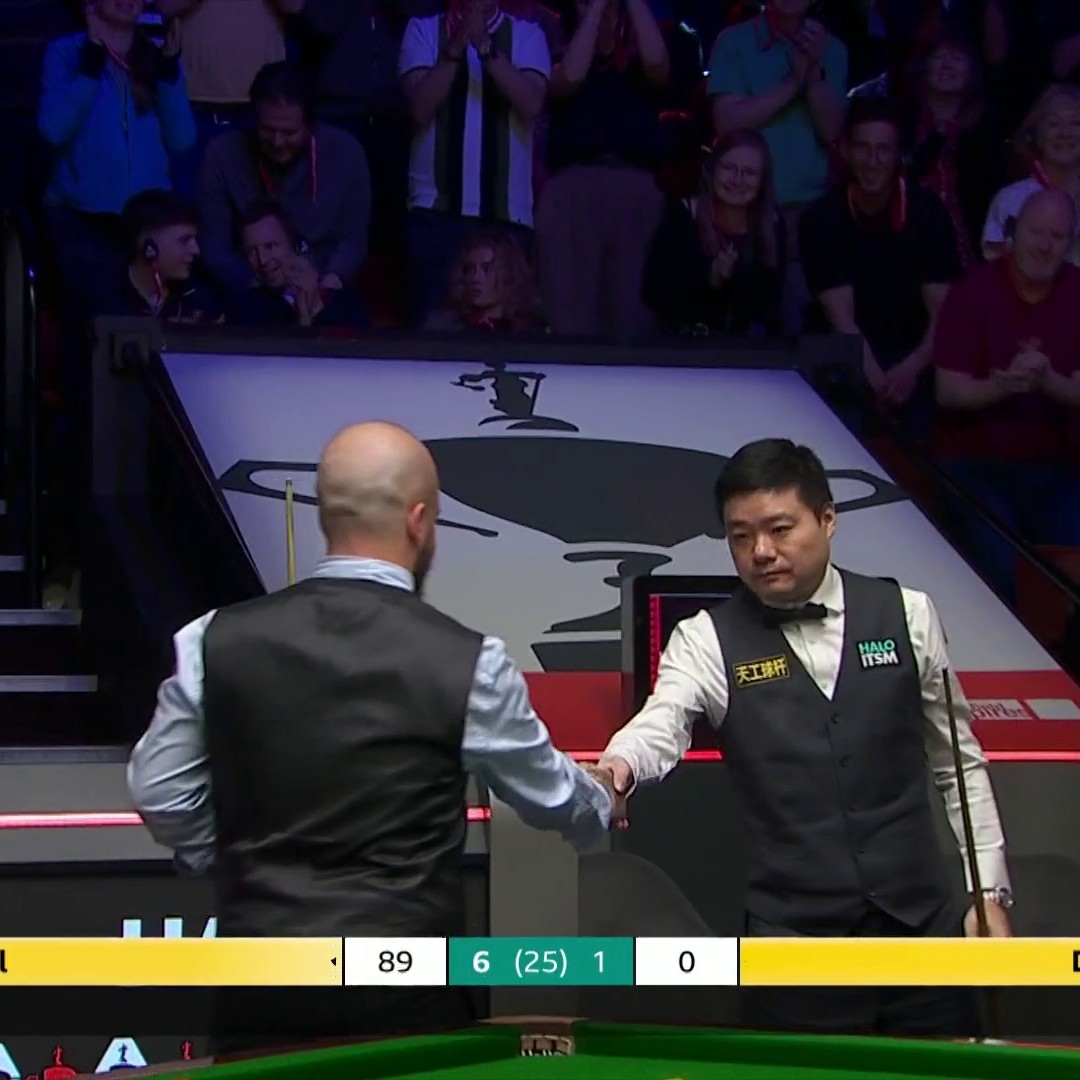 Luca Brecel received a standing ovation after winning 7 consecutive frames against Ding Junhui 👏 What a performance from the Belgian Bullet 🤩 #WorldChampionship