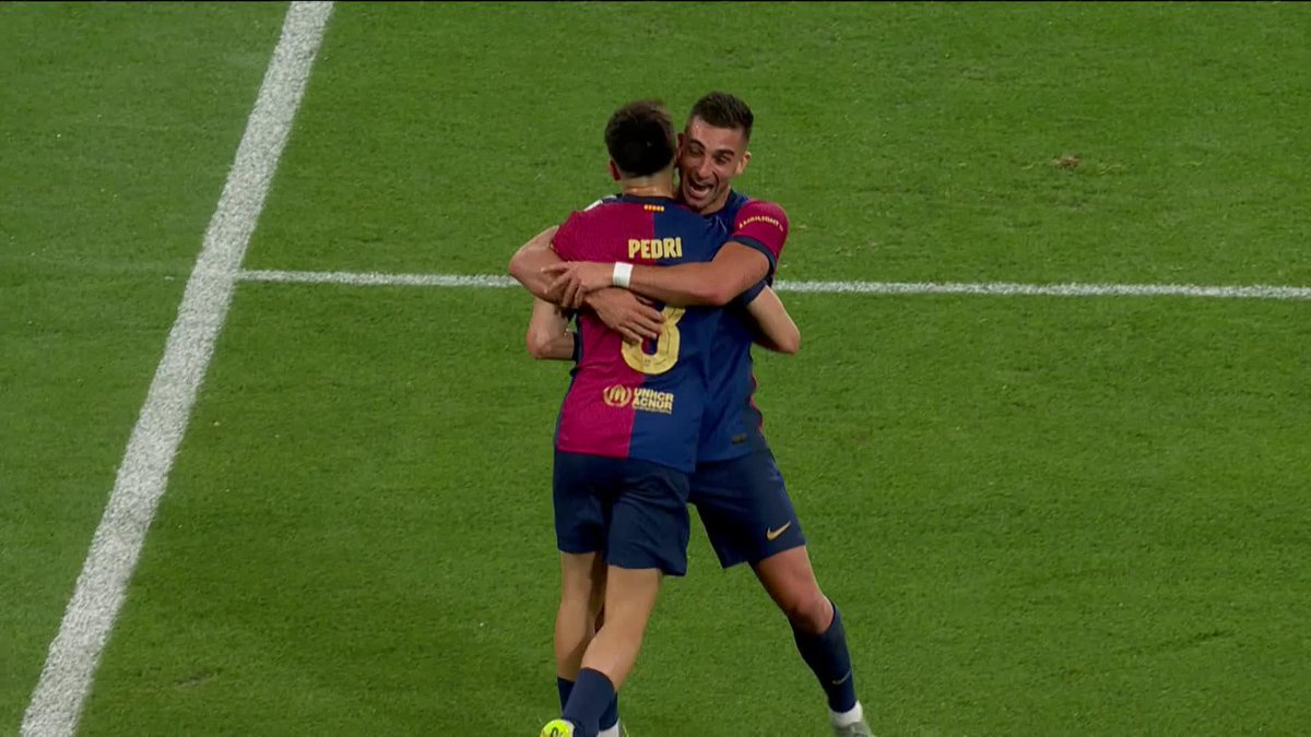 PEDRI!!! 😱😱😱 An unbelievable strike from the midfielder to give Barcelona the lead in this El Clásico Copa del Rey final! 🔵🔴