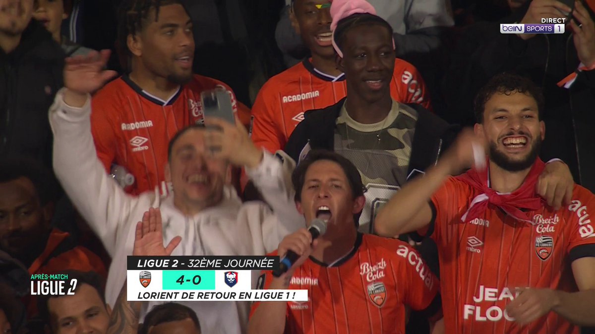 ⚽️ #Ligue2BKT 🗣️ Laurent Abergel lance le chant : "On est en Ligue 1, on est en Ligue 1, on est, on est, on est en Ligue 1 !" 🎶 #beINLIGUE2 #FCLSMC