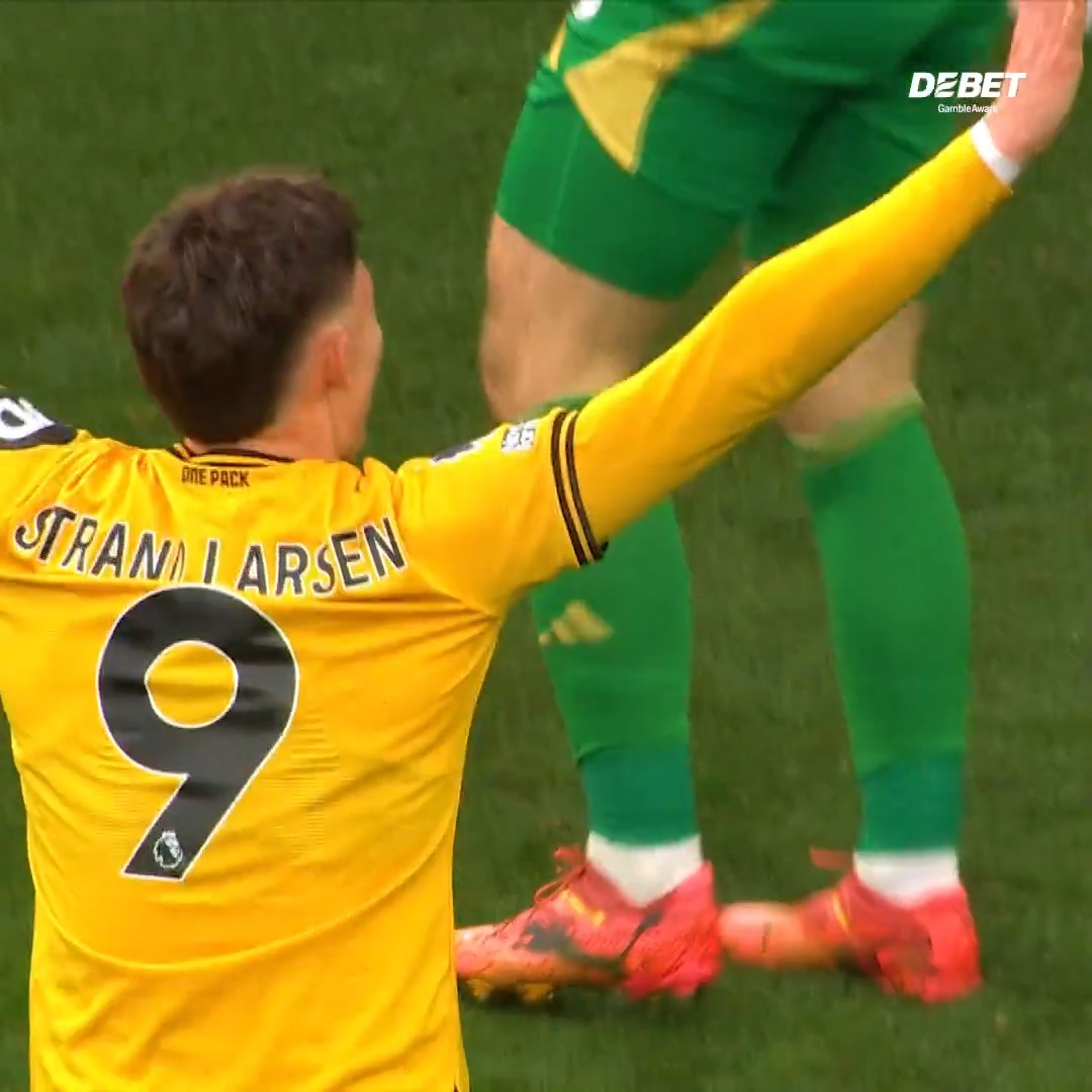 Jorgen Strand Larsen adding another goal to his tally! 🇳🇴⚽️