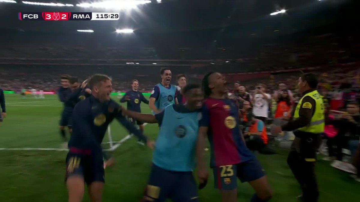 SCENES IN SEVILLA!!! JULES KOUNDE INTERCEPTS THE BALL AND SCORES FROM OUTSIDE THE BOX TO GIVE BARCELONA THE LEAD WITH FIVE MINUTES LEFT IN EXTRA TIME! ABSOLUTELY UNREAL 😱😱😱