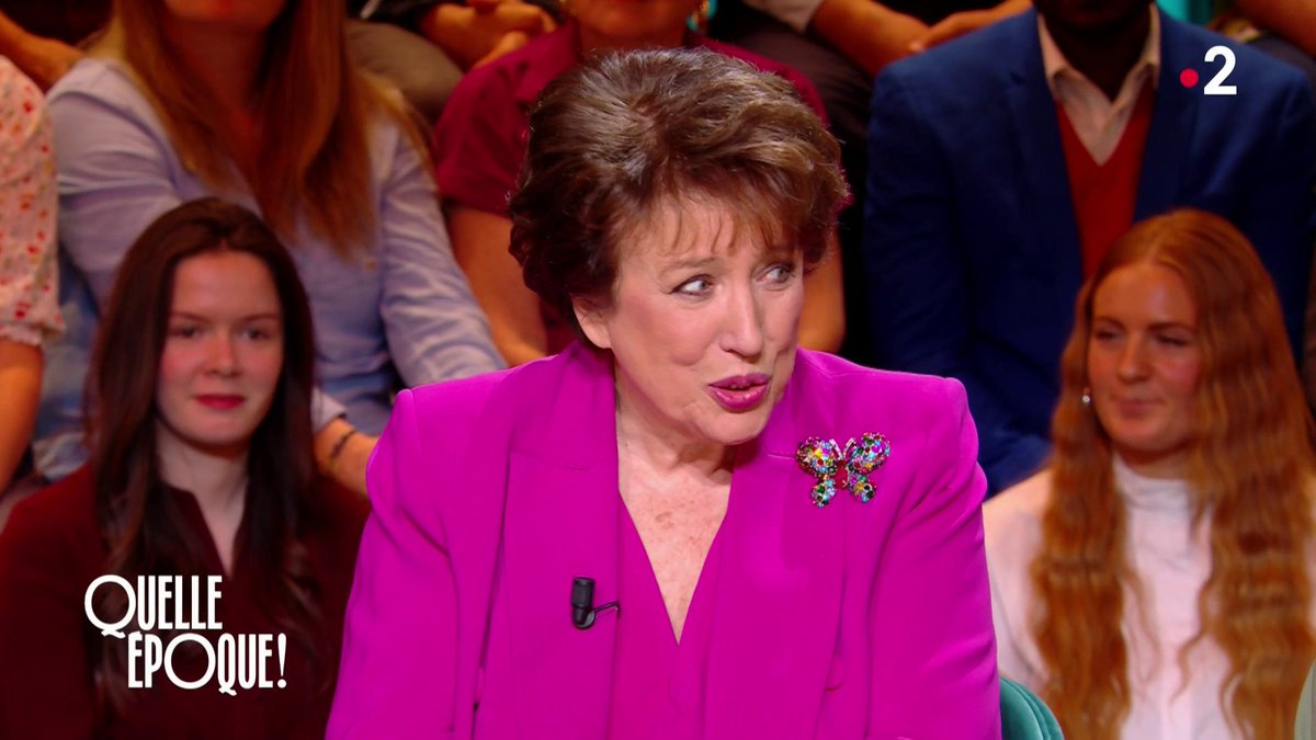 .Roselyne Bachelot s'est à nouveau prêtée au jeu du #Photocall, et ce soir, elle flingue ! 💥 #QuelleEpoque France tv Léa Salamé