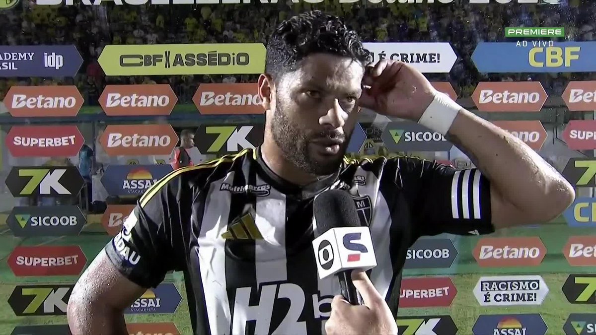 "Eu não sou obrigado a concordar com as decisões do árbitro. Então, eu falei "porr*, car****" olhando para o chão e ele me deu amarelo. O cara mandou ele tomar naquele canto e ele não deu amarelo. Querem aparecer." 🎙️ Hulk. 🎥 Premiere | ge