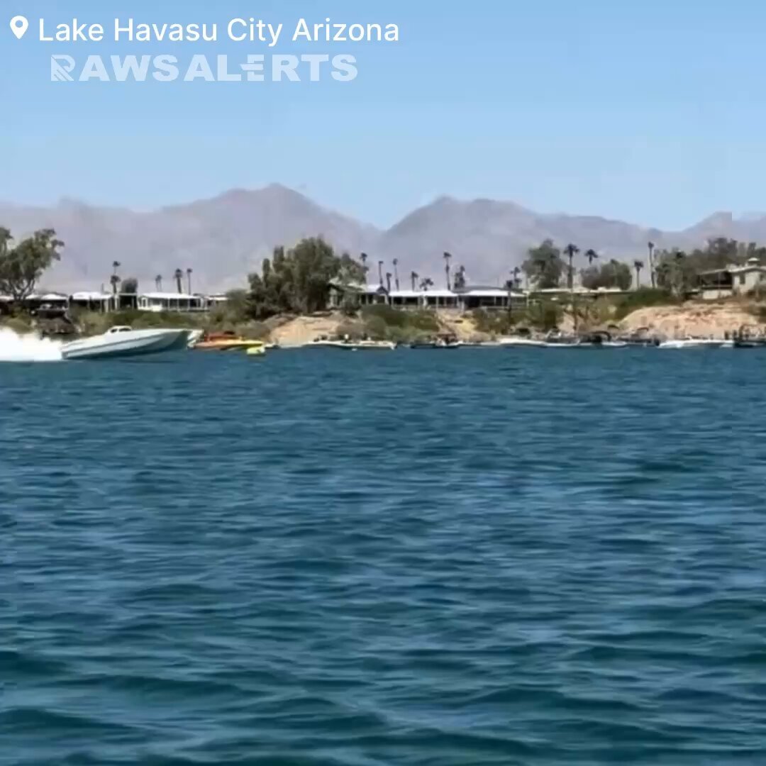 🚨#UPDATE: Here’s the footage slowed down, showing the boat flipping and flying through the air multiple times before violently crashing into the lake water. Thankfully, no one was seriously injured