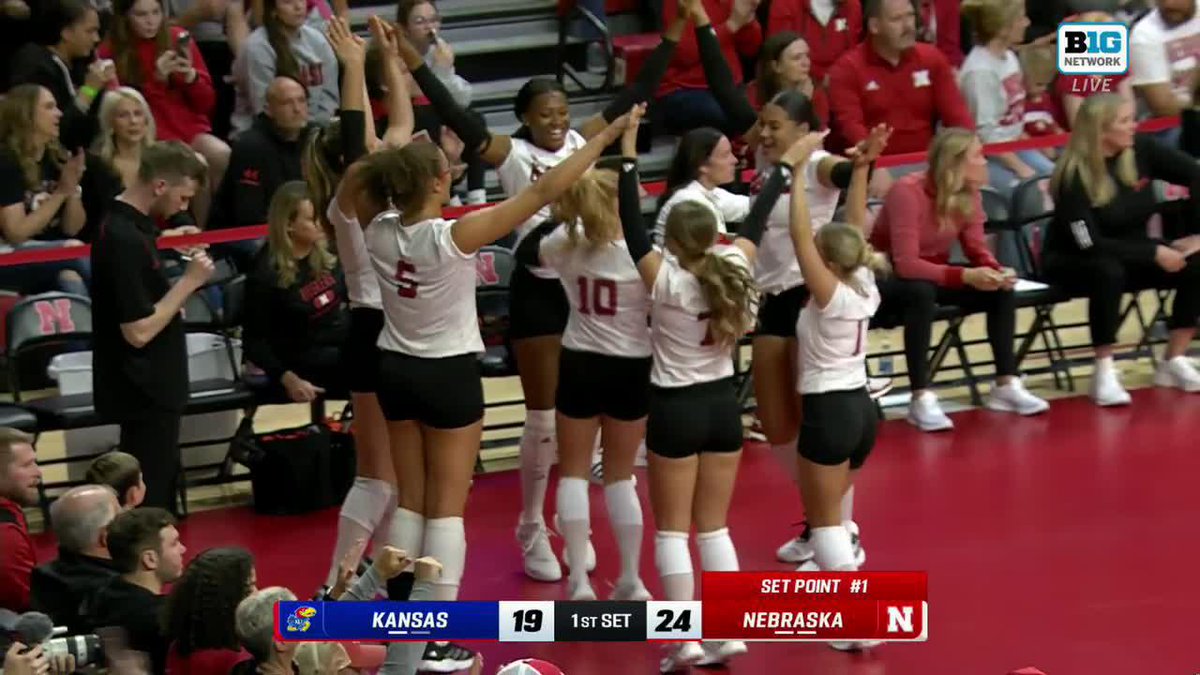 John Cook breaking down Nebraska Volleyball? We could get used to this 😊 #B1GVolleyball on Big Ten Network 📺