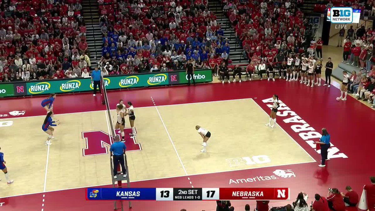 HOW 'BOUT AJ OUT OF THE BACK ROW? 😍 Andi Jackson #GBR