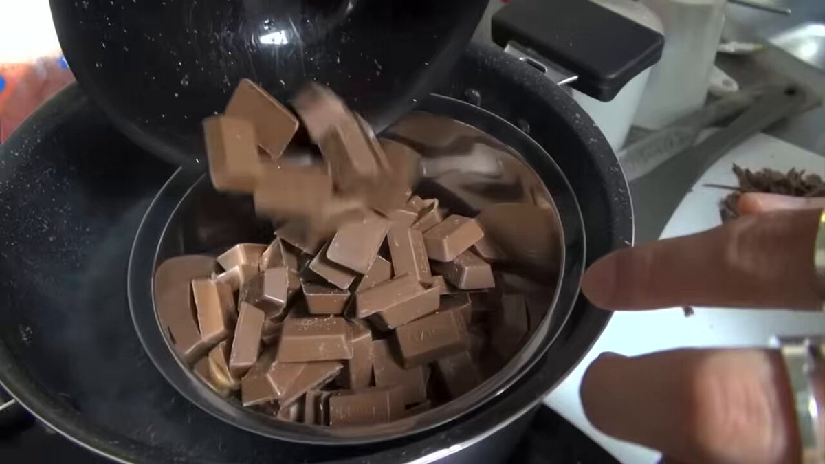 チョコ溶かすだけでまな板溶かしたヒカキン