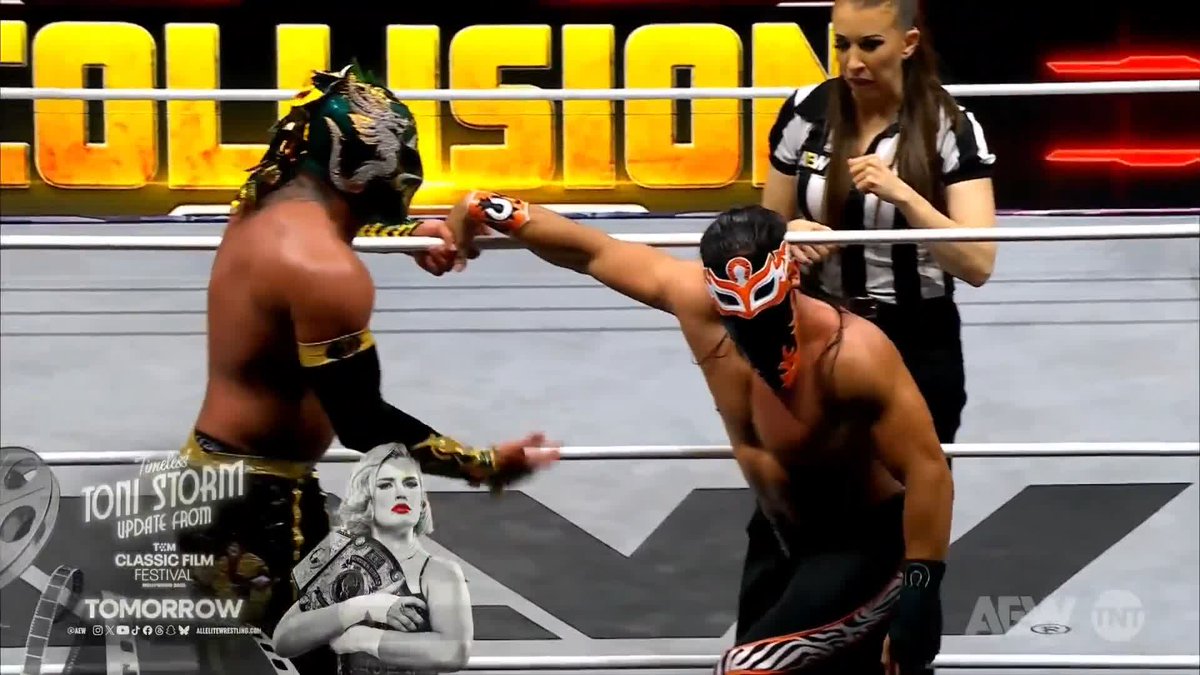 THUNDEROUS shots on the apron! Watch #AEWCollision on TNT & MAX @BandidoWrestler | @Dralistico_LFI