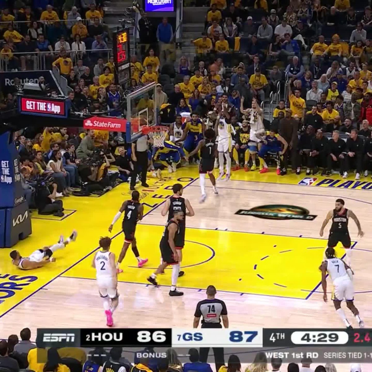 This pass from Steph 😮