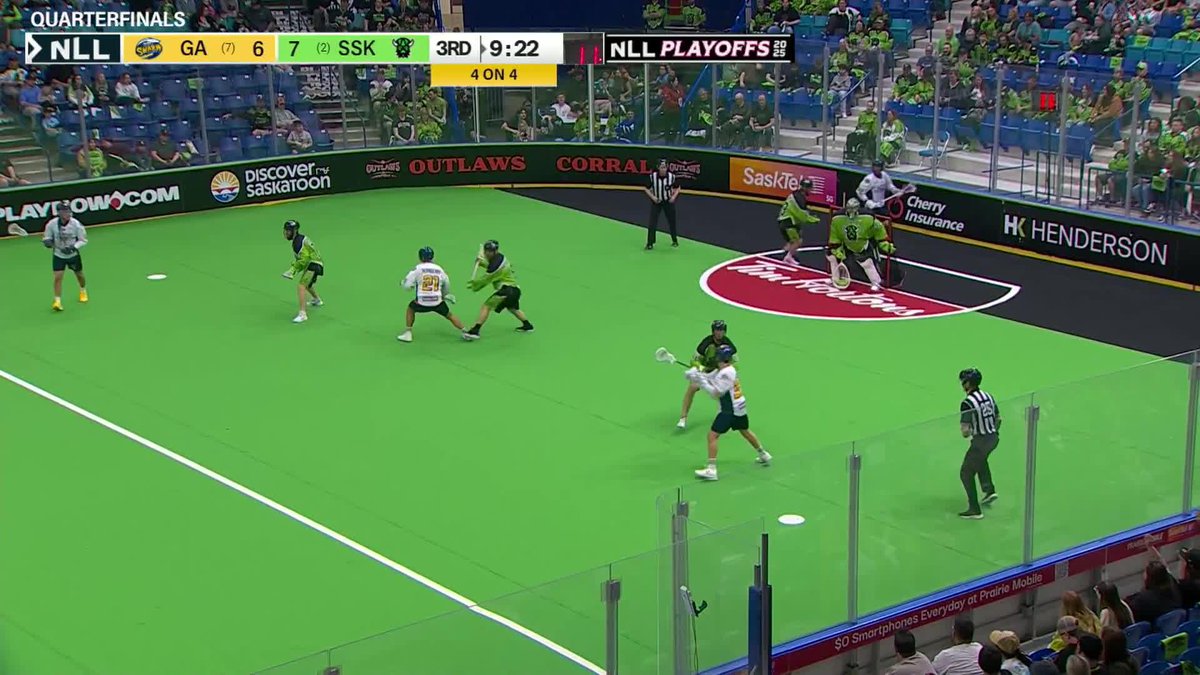 HOW DOES THIS STAY OUT!? Frankie Scigliano shuts the door on the Swarm 🔥 (via NLL)