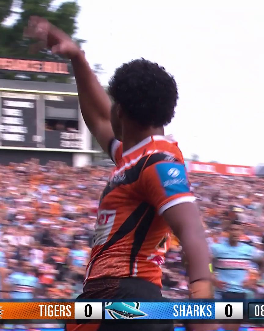 Samuela Fainu has the claws out! 🐯 #NRLTigersSharks