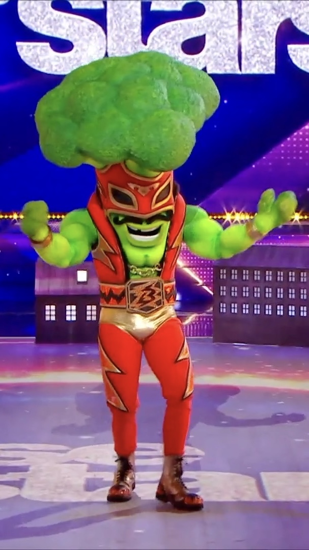 #MaskSinger Le Brocoli a révélé un indice capital sur le parquet de Danse Avec Les Stars 🥦 Vous avez déjà une 1ère piste ? 🔎 Mask Singer, de retour Vendredi sur TF1 & TF1+ 🎭