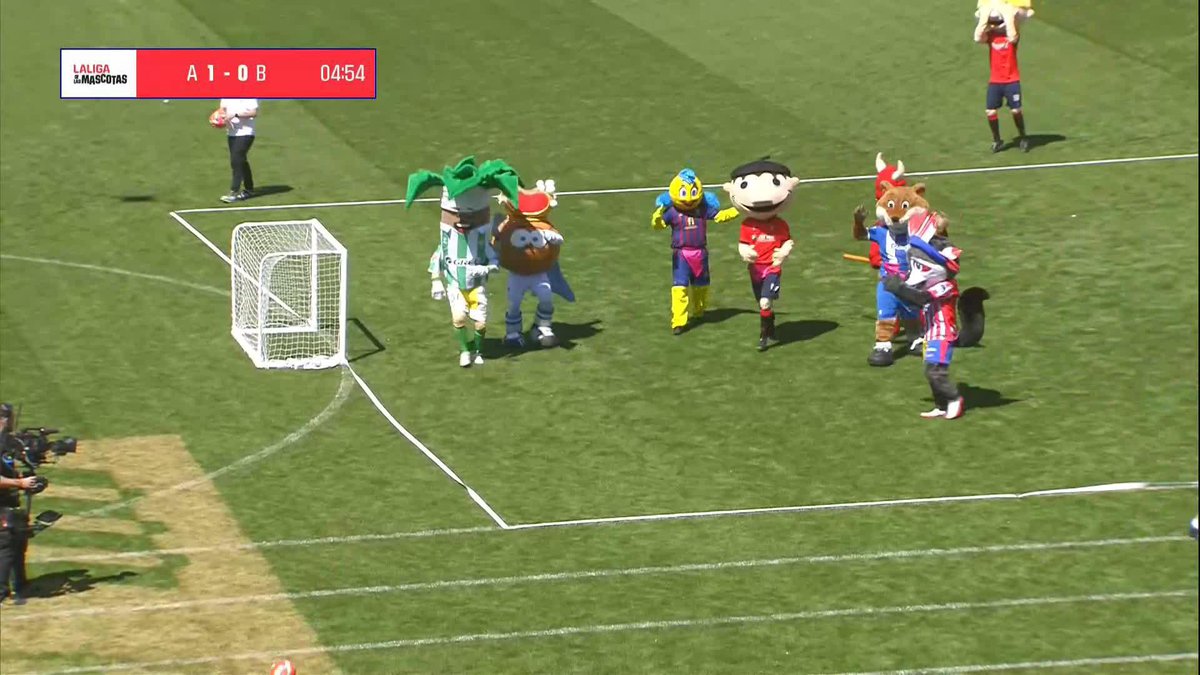 ¡Golazo de Pepe Zorrillo que da la victoria a su equipo! 💜 #LALIGADELASMASCOTAS | Real Valladolid C.F.