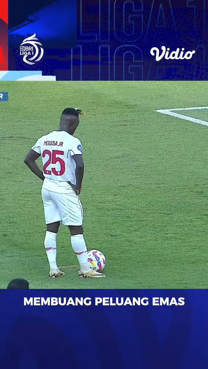 Sebuah penalti tanpa ancang-ancang dari Moussa Sidibe yang gagal berbuah gol 😔