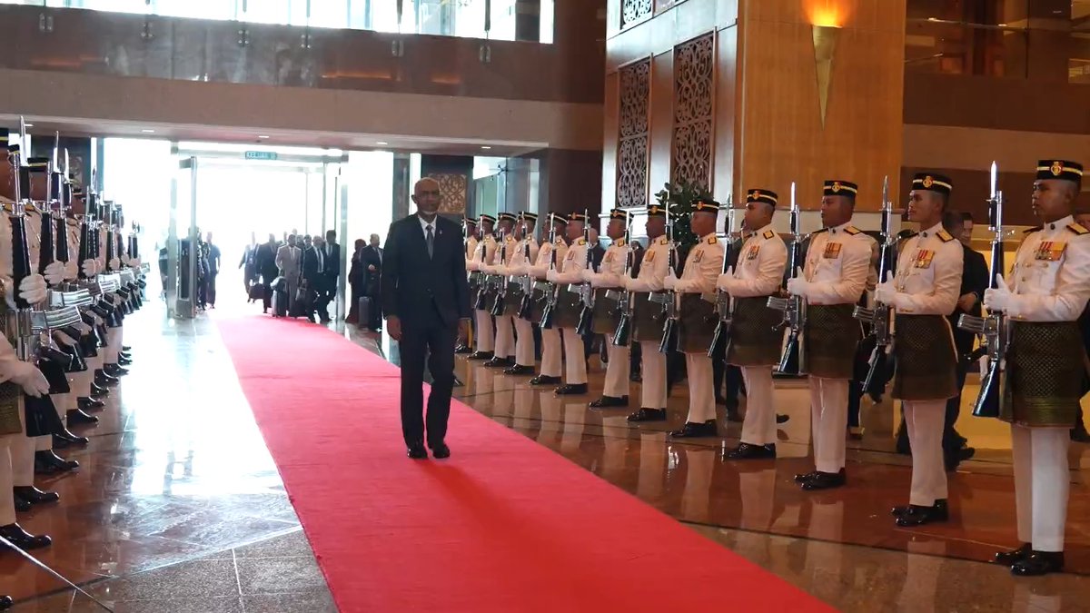 ރައީސުލްޖުމްހޫރިއްޔާ ރަސްމީ ދަތުރުފުޅެއްގައި މެލޭޝިއާއަށް ވަޑައިގަތުން
