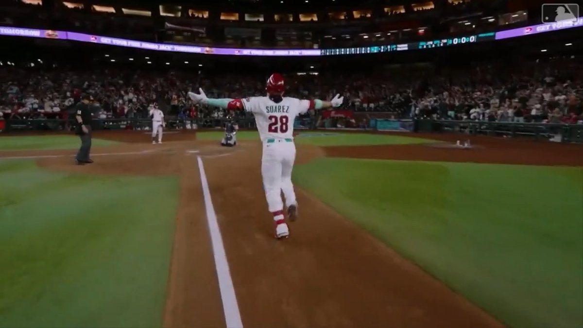 Eugenio Suárez marca una página en el libro de historias de MLB. ¡DISFRÚTALO EN EL MEJOR IDIOMA! 🗣️