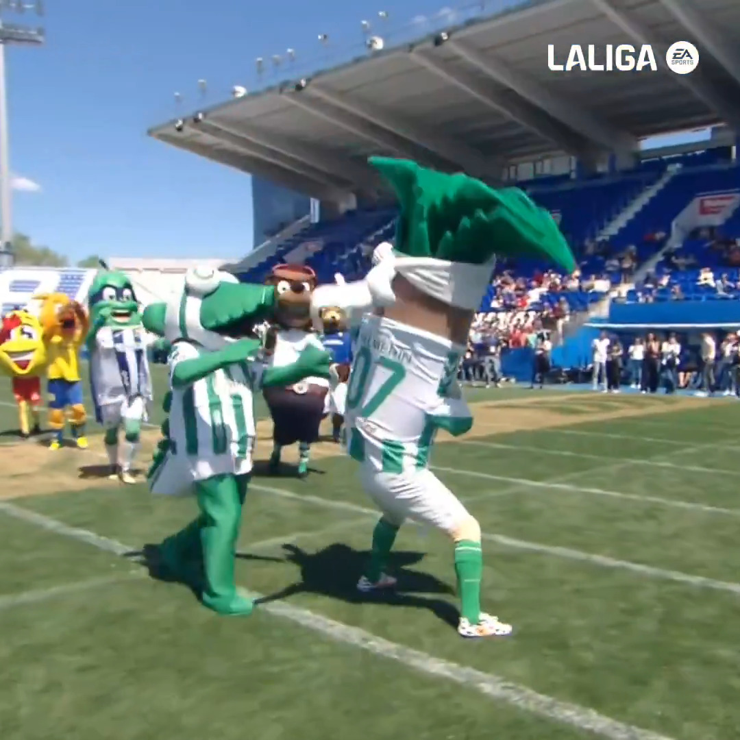 No te lo perdonaré jamás, #LaLigaDeLasMascotas 🤣🎤 Palmerín siempre será el número uno en nuestro corazón 💚 🌴