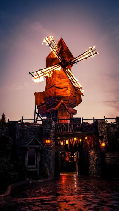 When the windmill ignites, the stories come to life... Join Darkmoor's bravest hunters at The Burning Blade Tavern only at Dark Universe. Experience Dark Universe, opening May 22, 2025 at Universal Epic Universe.