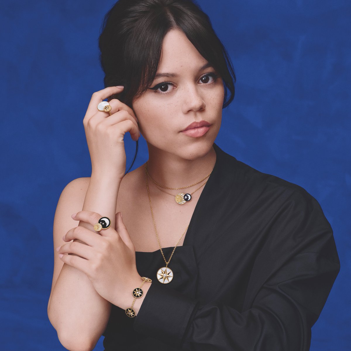 As Rose des Vents turns ten, #DiorJoaillerie raises a toast with new creations by Victoire de Castellane–Dior Ambassador Jenna Ortega illuminates the moment in diamond-dusted gems that speak to her inner compass.
