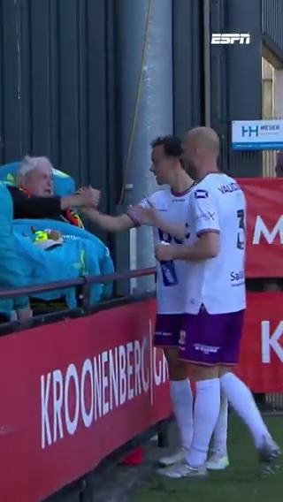 🥹 Go Ahead Eagles 🦅-selectie vervult laatste wens van zieke fan ❤️💛 #almgae