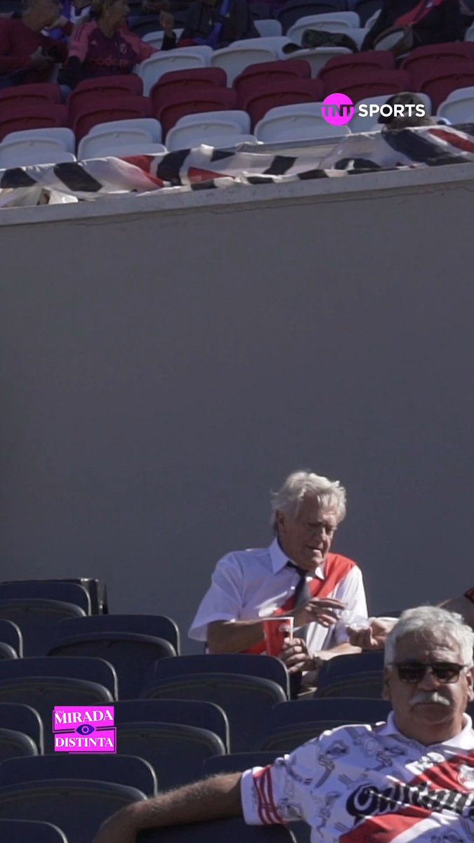 El tipo fue elegante a ver al Millonario.