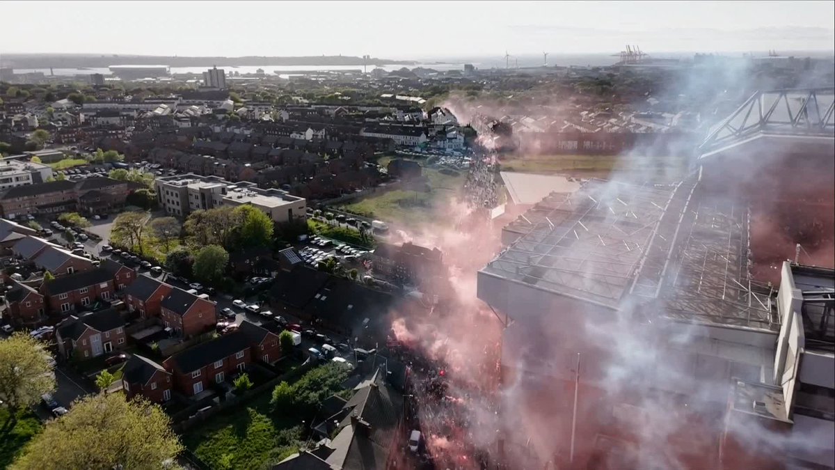 🗣️ "Liverpool is most definitely red tonight" Scenes across Liverpool after Arne Slot's side claimed the Premier League title 🔴