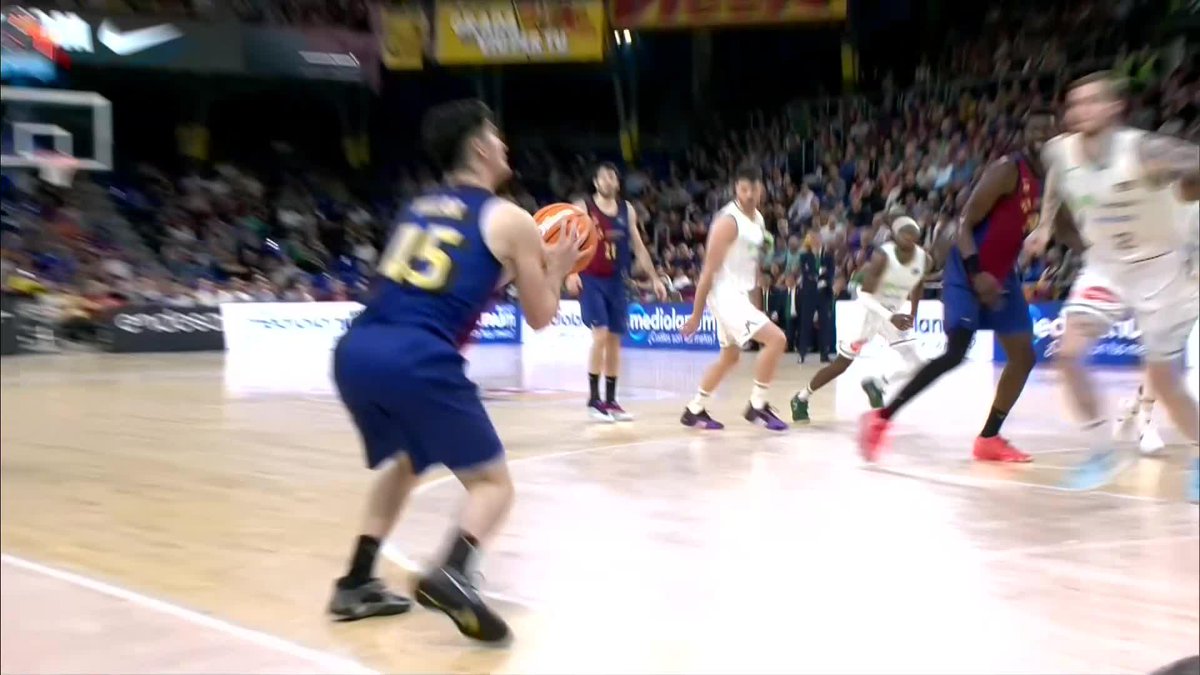 💥 Anda que no mola ver a un chaval de 1⃣7⃣ años repartiendo juego así con el Barça Basket... ¡RAÚL VILLAR firmando uno de sus mejores partidos en #LigaEndesa! 📺 Basket en Movistar Plus | #ConectaConTuPasion