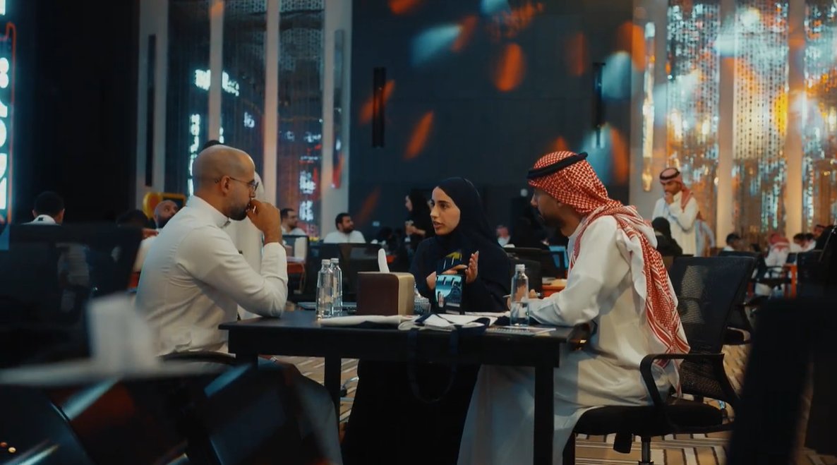 في كل فكرة، ومضة إبداع. وفي كل فريق، شغف لا ينطفئ💡 هاكاثون #مبادرة_فيلماثون جمع العقول الطموحة لابتكار حلول تعزز مستقبل صناعة الأفلام. #تصوّر #هيئة_الأفلام