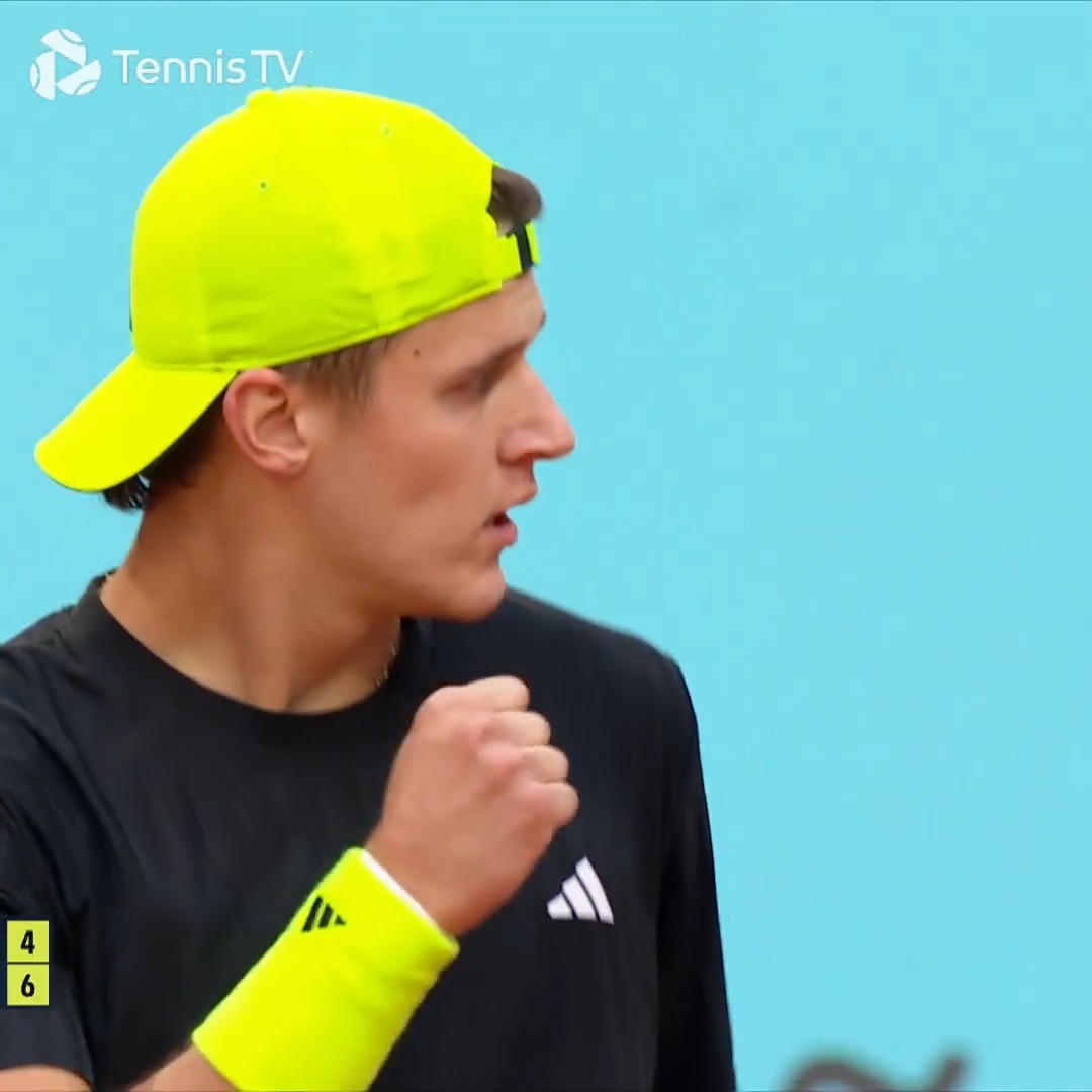 Rock solid 💪 Jakub Mensik cruises past Shelton 6-1 6-4 &amp; moves to 5-0 against Top 20 players this year! #MMOpen