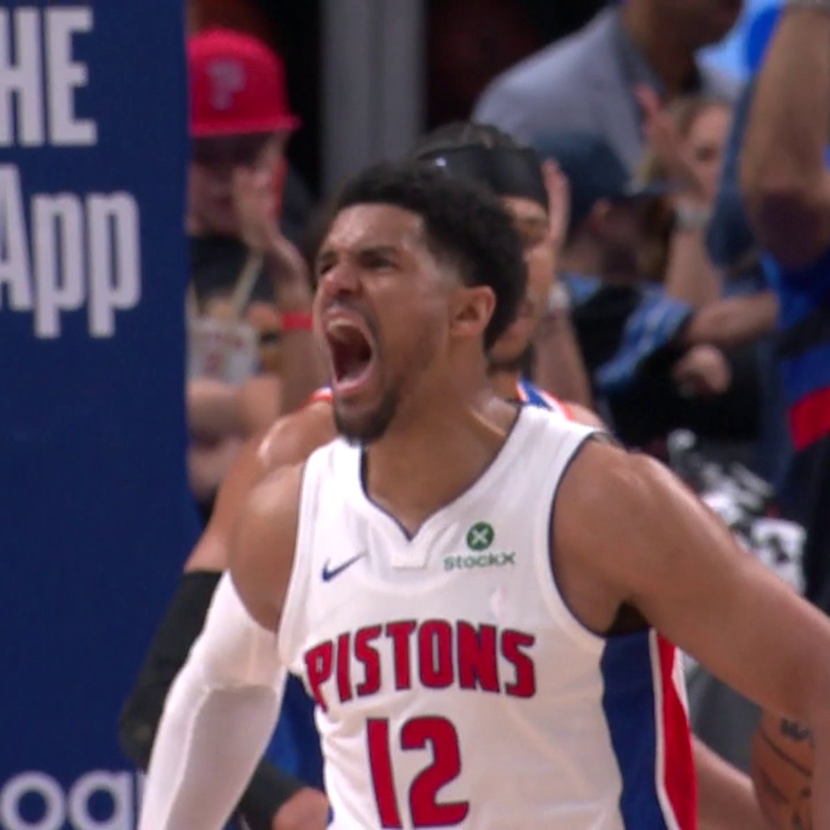 The Pistons finish the half on an 11-2 run 🔥 Detroit is BUZZIN' 🗣️ 📺: ABC