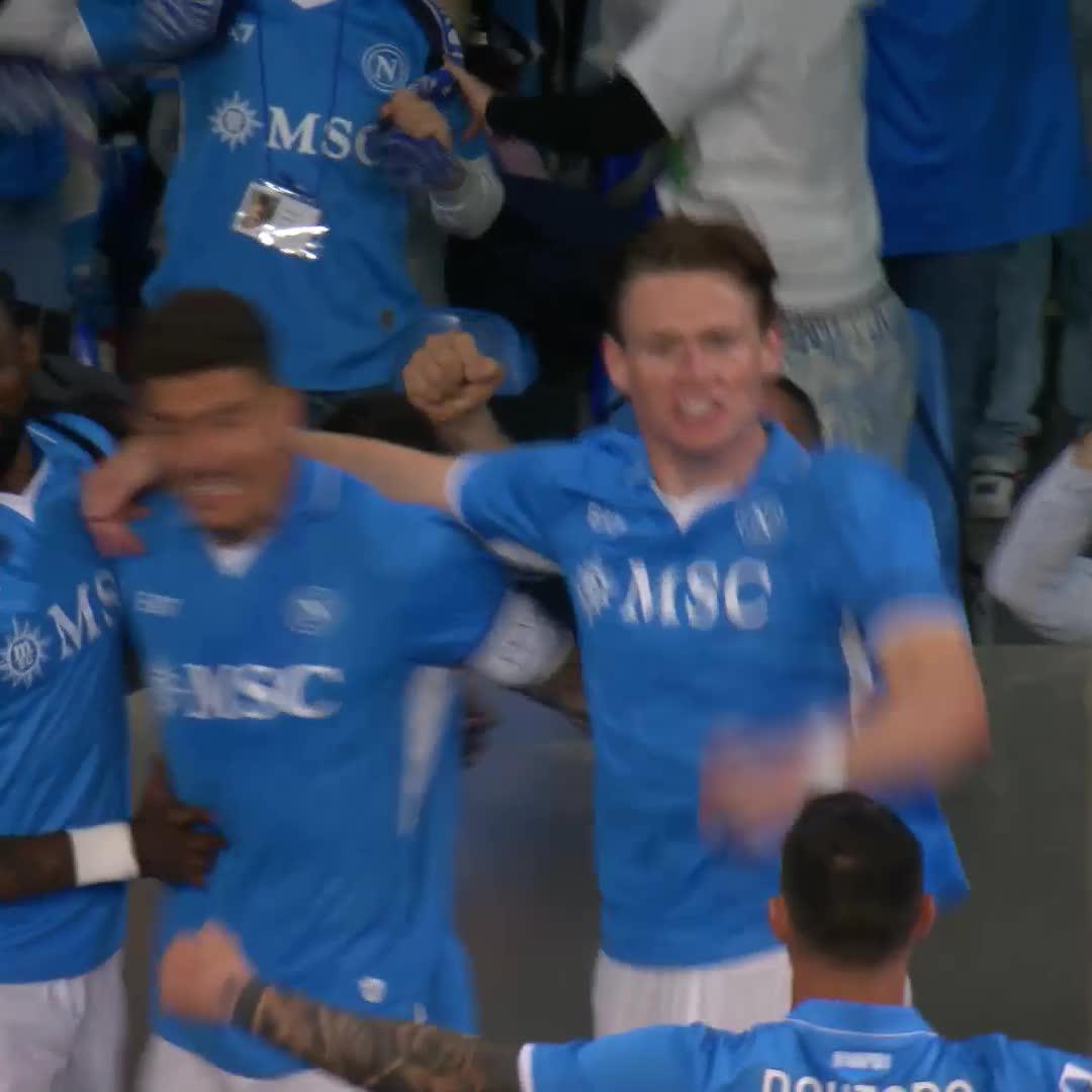 🚨🔵 SCOTT MCTOMINAY, ANOTHER HUGE GOAL FOR NAPOLI! 🏴󠁧󠁢󠁳󠁣󠁴󠁿🤯 As it stands, Napoli are 3 points ahead of Inter in first place. 🥇