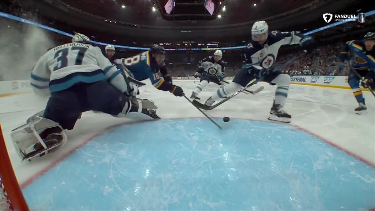 Towel Man's arm is popping off (literally!) #stlblues