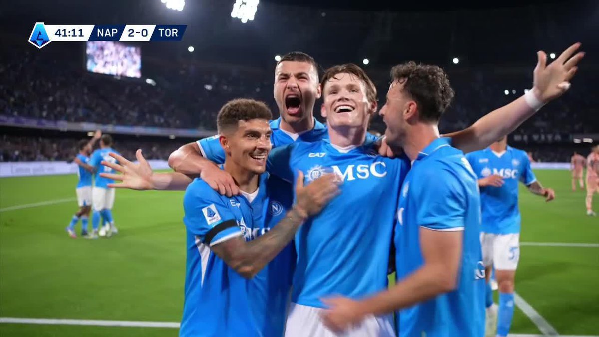 "Napoli" Porque venció por 2-0 al Torino y es el nuevo líder de la Serie A de Italia. Aprovechó la pecheada del Inter y ahora va por el título, lo disfruta Diego en el cielo.