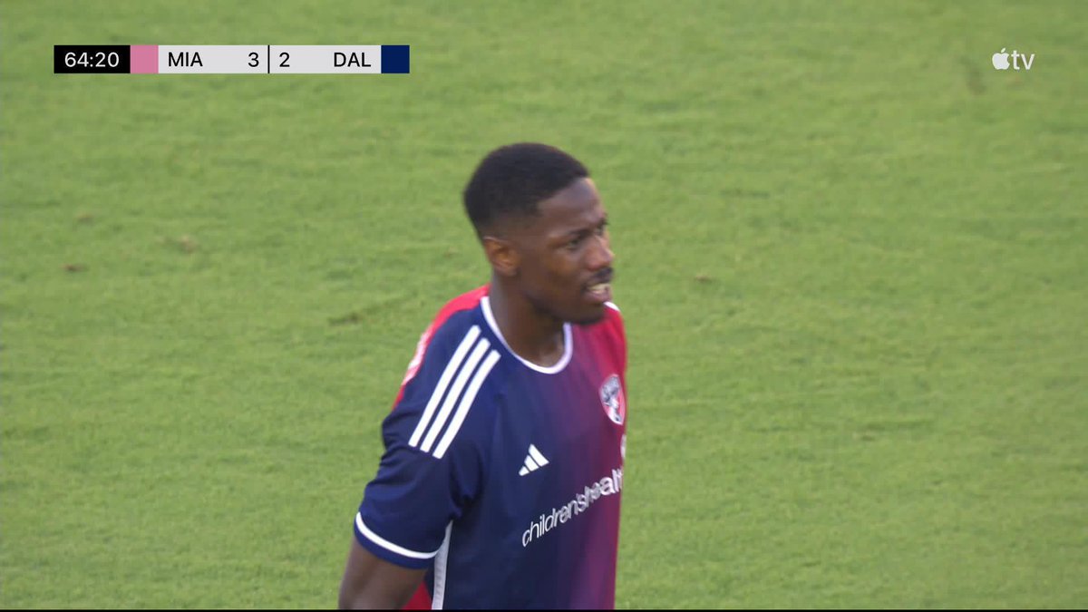 Osaze Urhoghide pulls one back for the visitors! It's a one-goal game in South Florida.