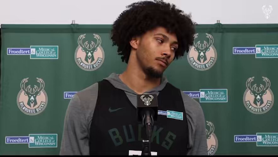 “I feel great out there. Everybody has given me the confidence to keep doing what I’m doing, even to the point where they don’t need to come double the ball when I’m guarding [on the perimeter].” - Jericho Sims 🔥🔥🔥