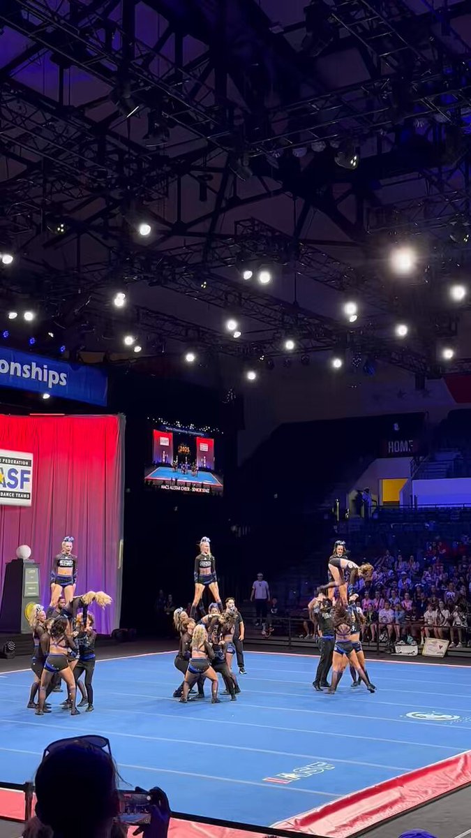 MACS SENIOR STARZ DOES IT ONE LAST TIME U N R E A L SEASON. 💥 LSC6 | #CheerWorlds2025