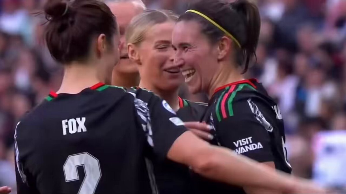 Emily Fox vs Lyon emily fox