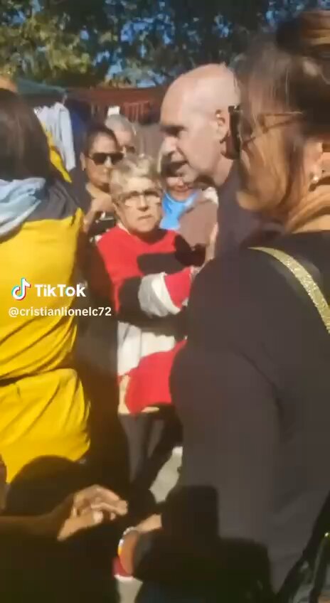 Así escracharon en la feria de Mataderos a Larreta Creo que ni llega al 6% como tenía él previsto.