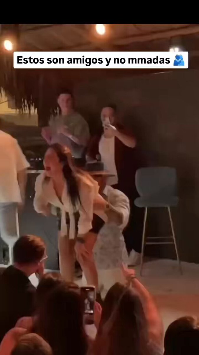 JAJAJAJAJAJAJAJAJAJA Patricio Estrella conoció el amor 🤣