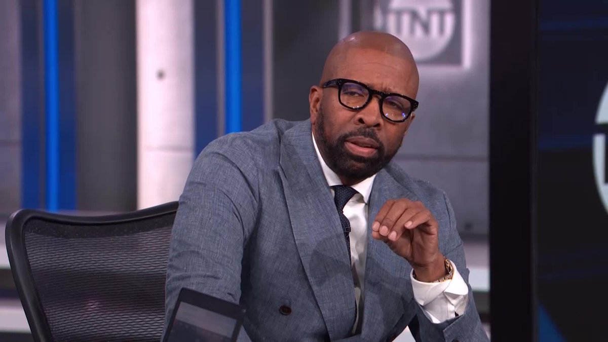 Chuck was ready for Kenny to run while he talked about Boston's depth 😂