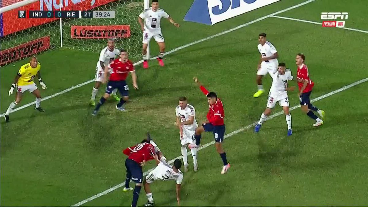 Todo Independiente pidió penal en esta jugada Opiniones?