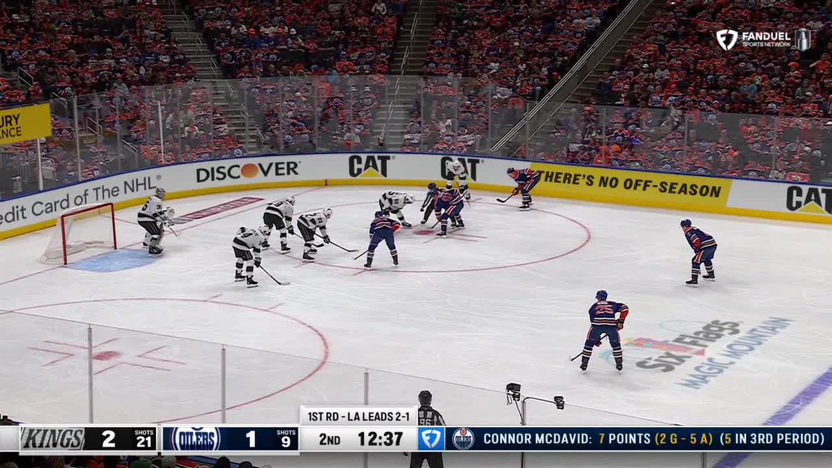 What is Evan Bouchard even doing, man