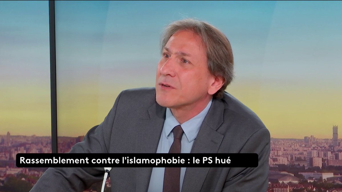 🔴🗣️ "J'ai été rejeté par quelques excités qui renoncent à ce combat anti-raciste unitaire", explique Jérôme Guedj, hué lors du rassemblement parisien en hommage à Aboubakar Cissé, tué dans une mosquée du Gard.