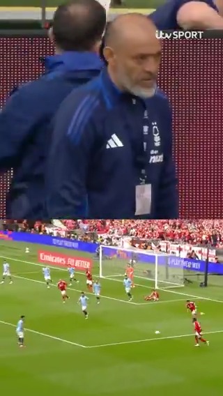 Nuno Espirito Santo was going THROUGH it in the second half v Man City 😫 Emirates FA Cup | ITV Sport