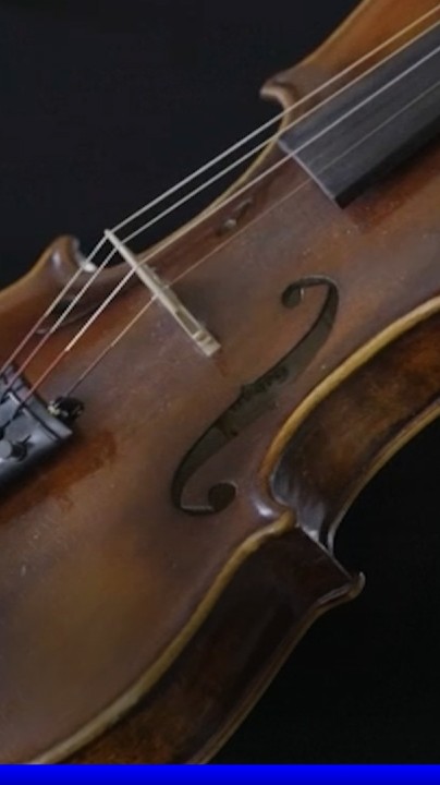 Un violon contenant un message caché, fabriqué dans le camp de concentration de Dachau, a été découvert en Hongrie