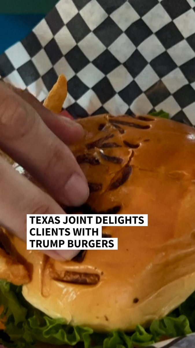 🇺🇸 VIDEO: In a Texas eatery called Trump Burger, customers are enjoying fast food and the frenetic first 100 days of Donald Trump’s second term as president. #AFPVertical