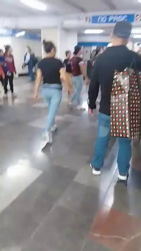 🇪🇸 | URGENTE: Imágenes del metro de Madrid durante el apagón masivo que afecta a España. Escenas de disturbios en toda la ciudad. #Spain #Madrid #Blackout #BreakingNews #MetroMadrid #Emergency #PowerOutage