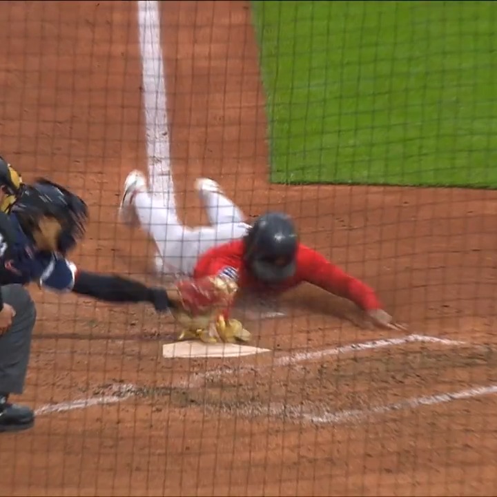 Can't get enough of Jarren's straight steal of home 🤌 JetBlue's #FlyestPlays